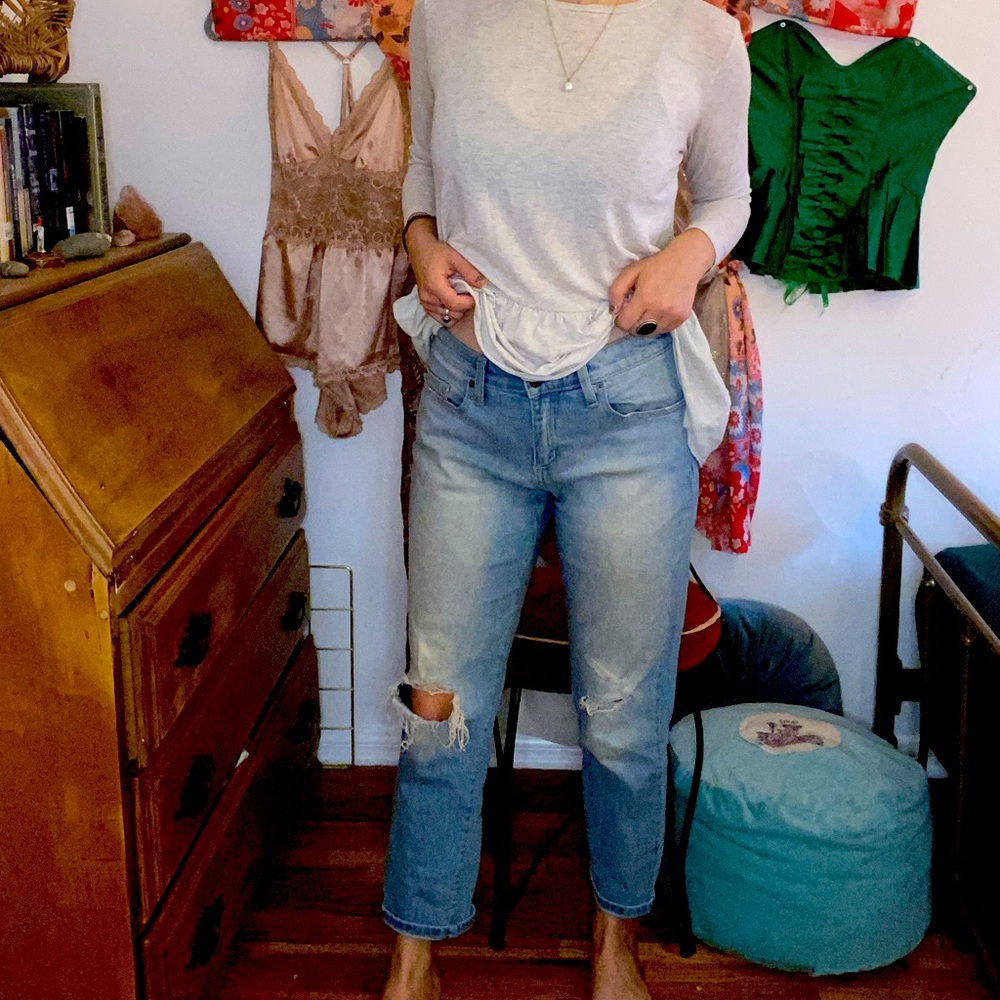 Boyfriend jeans. Universal Thread. Size 4/27R
